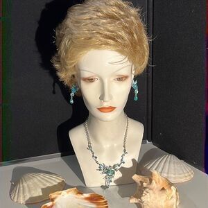 Elegant Blue Necklace and Earrings Set | Complimenting Colors | Read